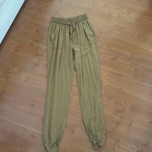 Lounge Pants with pockets with elastic waist pants